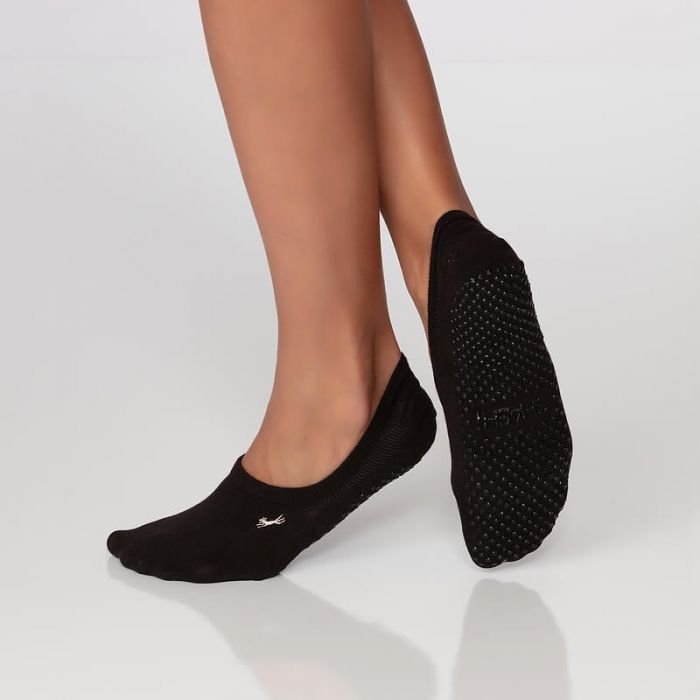 SHASHI ESSENTIALS Woman's No Show Grip Socks